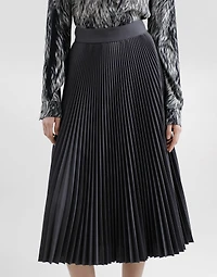 Pleated woolen calf-length circle skirt