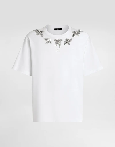 cotton t-shirt with embroidery and brooch