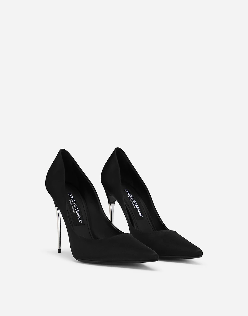 Satin pumps