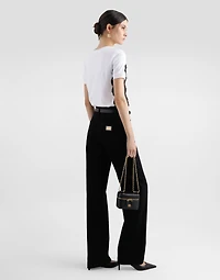 Loose denim jeans with pressed pleat