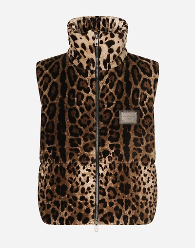 Sleeveless leopard-print jacket with logo tag
