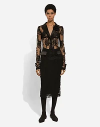 Lace pencil skirt with slit