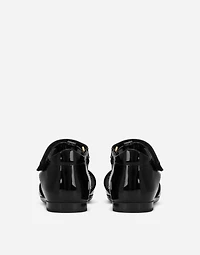 Patent leather first steps sandals with metal DG logo