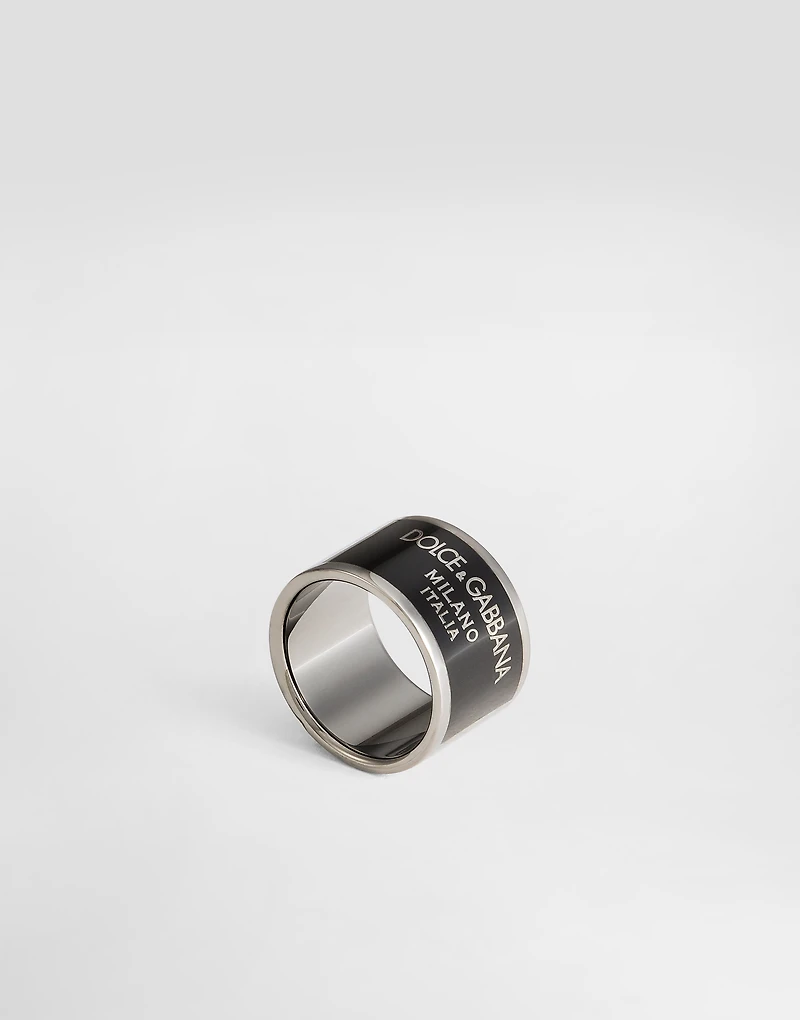 Metal band ring
