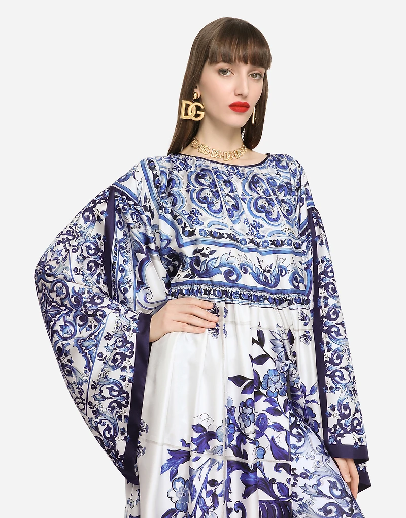 Silk twill caftan with majolica print