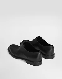 Washed calfskin laced shoes