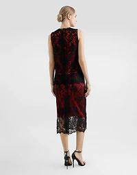 Lace calf-length pencil skirt with contrasting lining