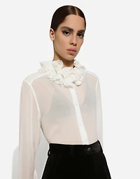Georgette shirt with pleated cuffs and collar details