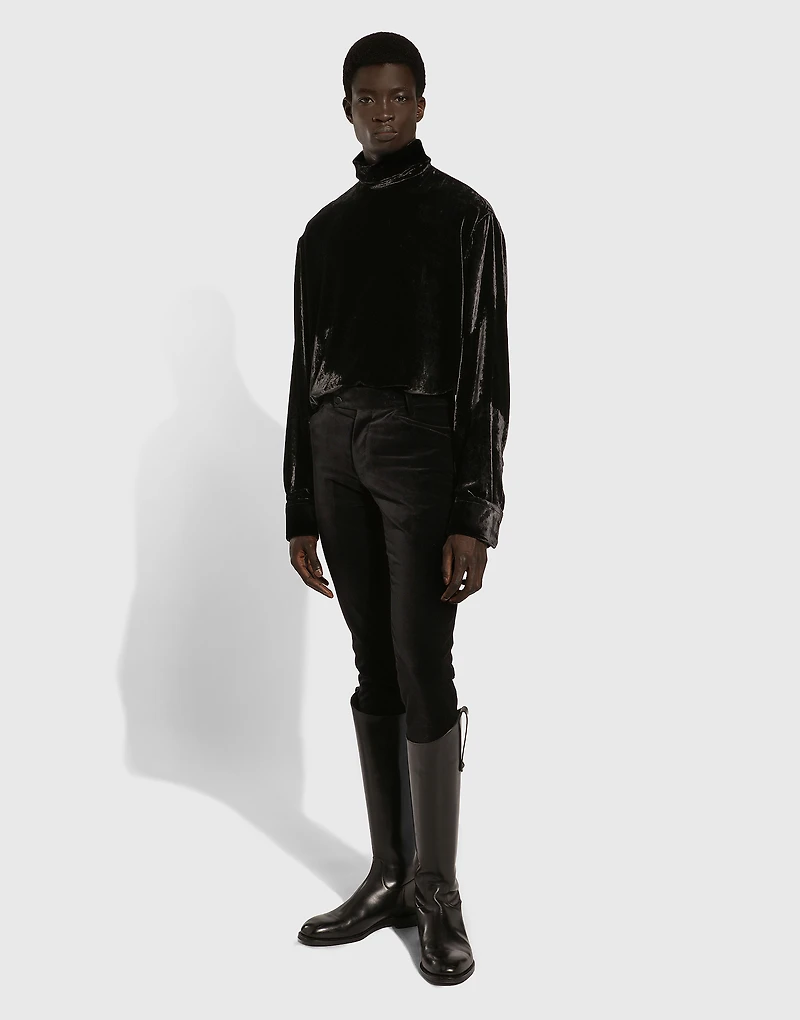Loose velvet turtleneck with shirt cuffs