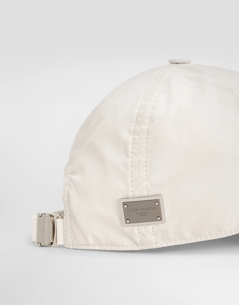 Baseball cap with logo