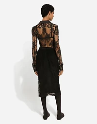 Lace pencil skirt with slit