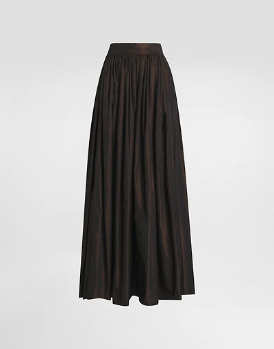 Long circle skirt in iridescent taffeta