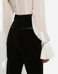 Georgette shirt with pleated cuffs and collar details