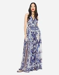 Long sleeveless chiffon dress with majolica print