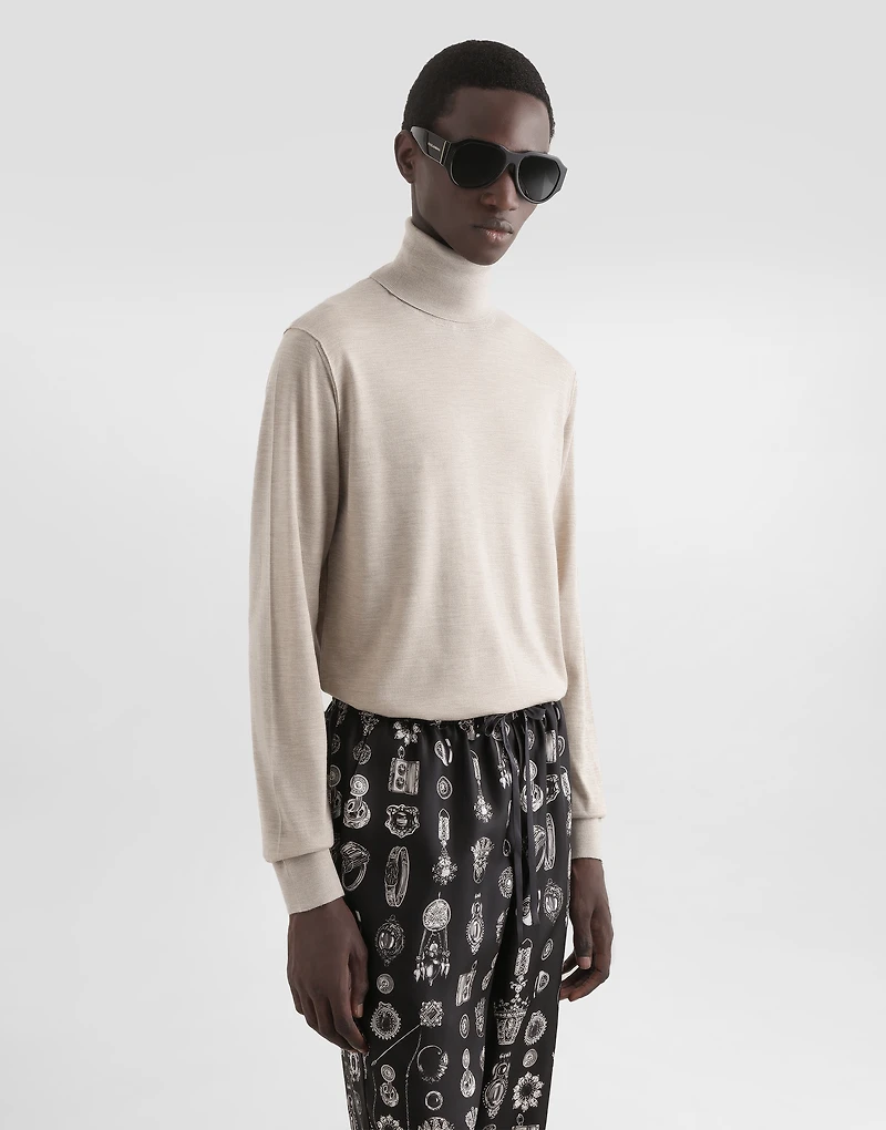 Cashmere turtleneck pullover