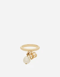 Engagement ring with DG logo and pearl charms