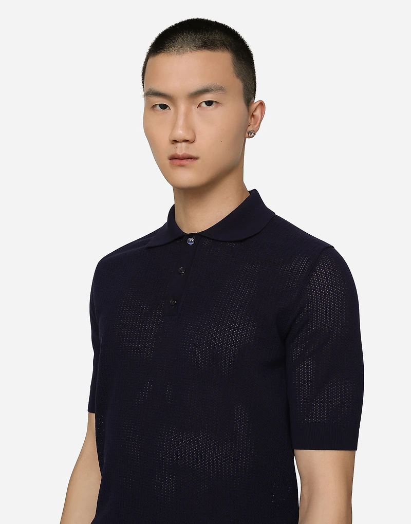 Single earring with DG logo