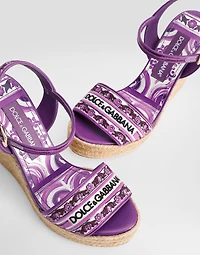 Wedge sandals with Majolica embroidery