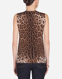 Sleeveless wool sweater with leopard print