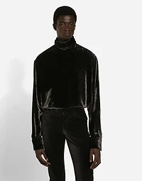 Loose velvet turtleneck with shirt cuffs