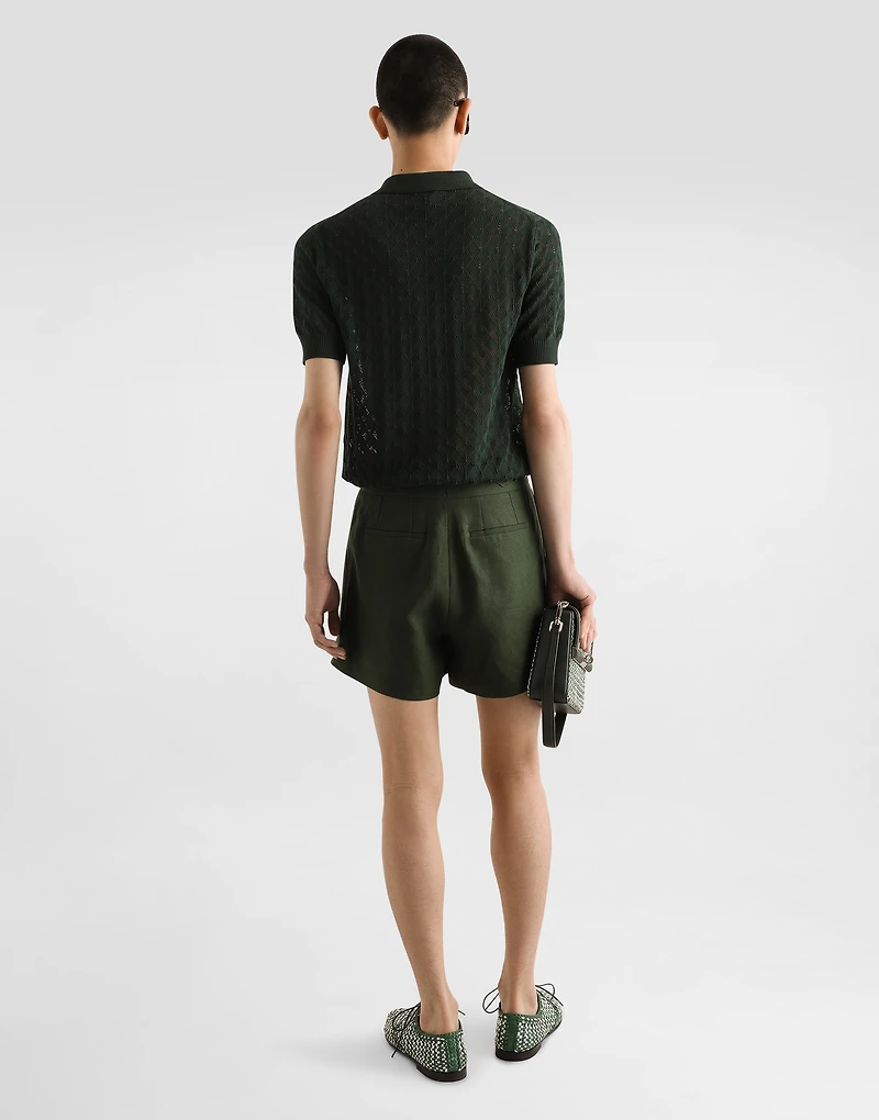 Linen fabric shorts with double darts
