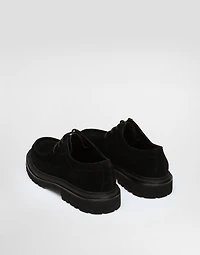 Split calfskin derby