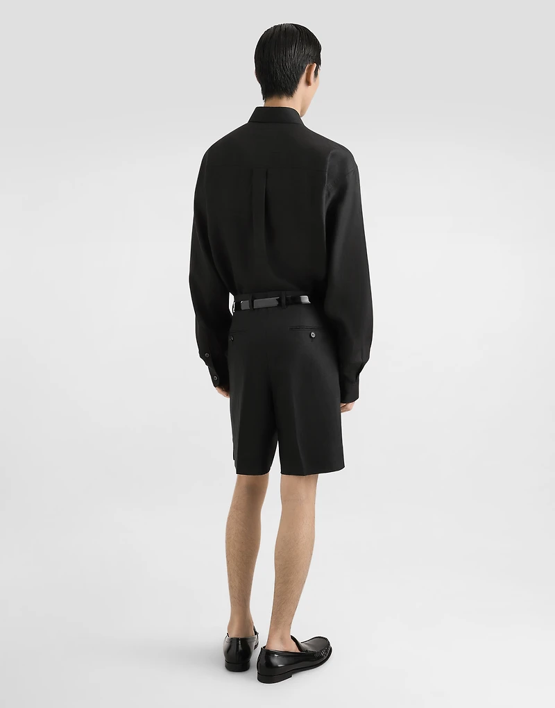 Linen shirt with heraldic patch