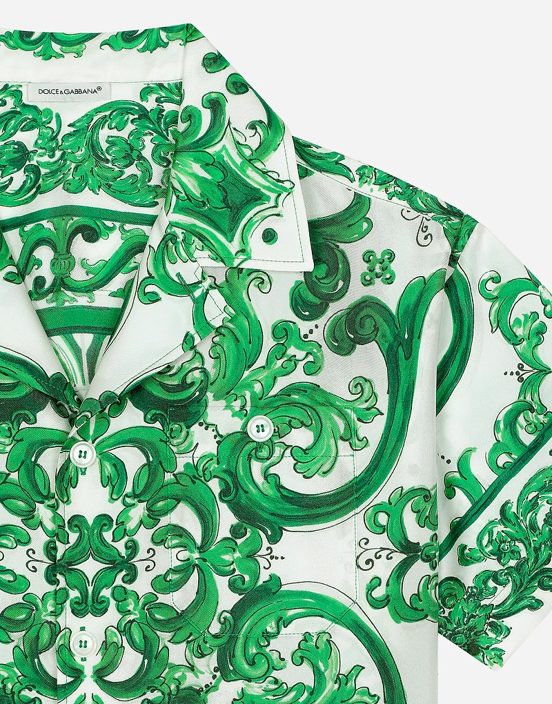Twill shirt with green majolica print