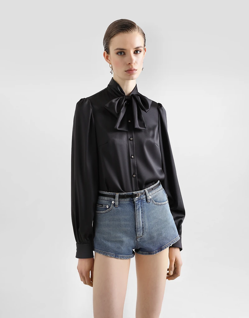 Satin shirt with pussy-bow