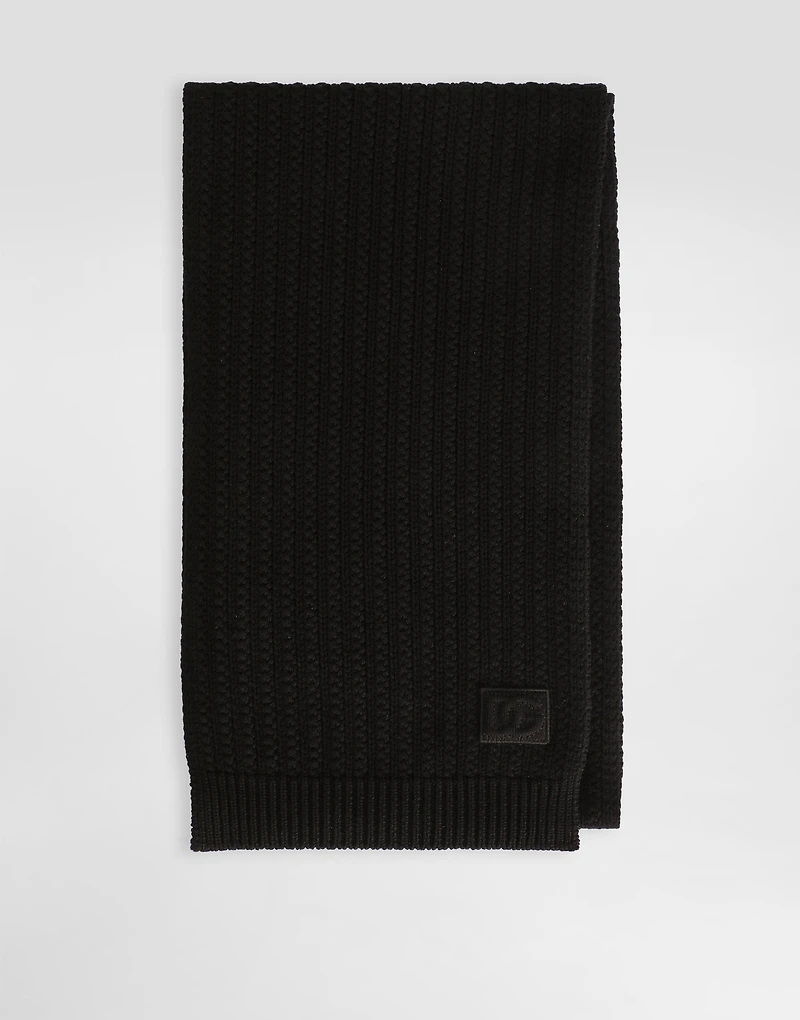 Cable-knit scarf