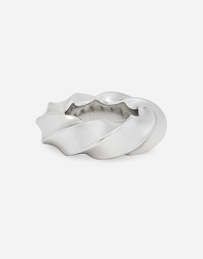 Rigid torchon bracelet