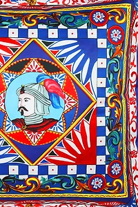 Duchesse cotton cushion large