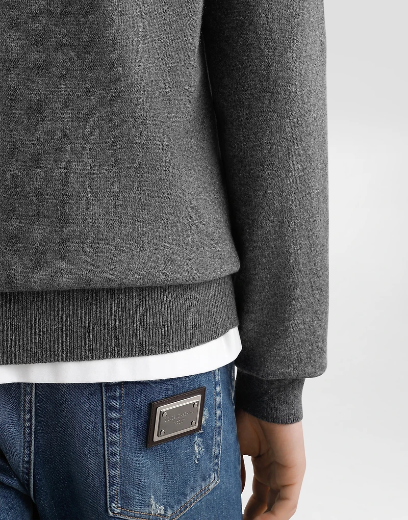 Wool pullover