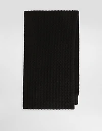 Cable-knit scarf