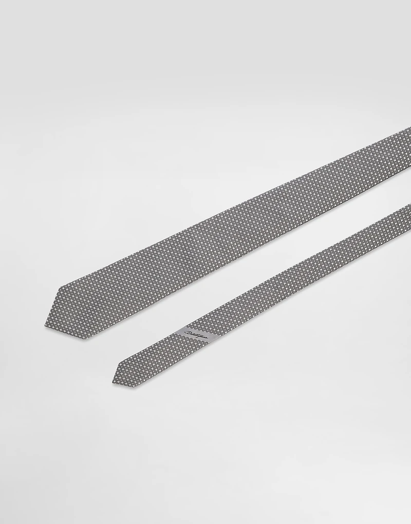 Micro-design jacquard tie