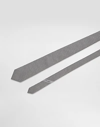 Micro-design jacquard tie