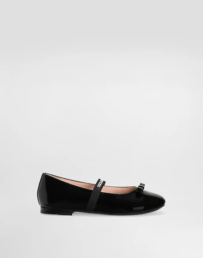 Patent leather ballet flats with elastic