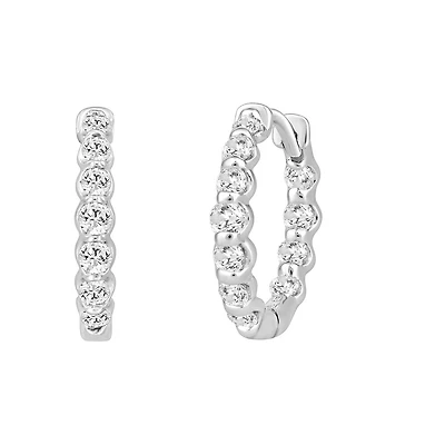Boucles d’Oreilles Huggies en Or Blanc 10K Serties de Diamants Cultivés en Laboratoire - 75Pts. Color: blanc | Doucet Latendresse