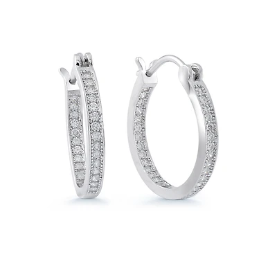 Boucles d'oreilles anneaux en argent sterling sertis de zircons cubiques. Color: argent | Doucet Latendresse