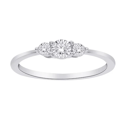 3 stones ring for women in 10k white Gold and 8 pts diamonds. Color: white | Doucet Latendresse