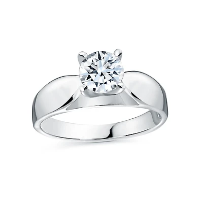 Bague solitaire , en or blanc10K & Zircon Cubique 50 points - 4mm. Color: blanc | Doucet Latendresse