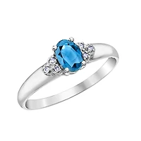 Bague Oval en Topaze Bleu - Or 10k & Diamants. Color: blanc | Doucet Latendresse