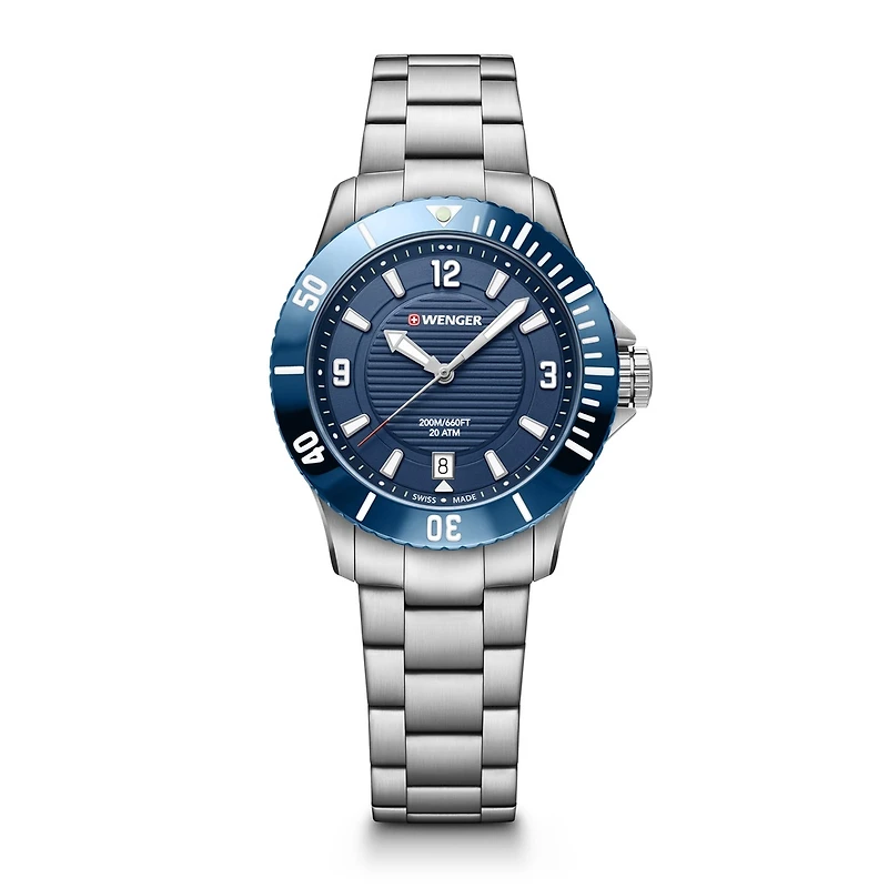Montre pour dames avec cadran bleu et bracelet en argent | Doucet Latendresse