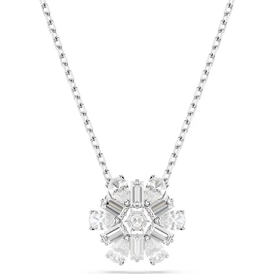 Rhodium Plated Snowflake Pendant Necklace with Crystals. Color: white | Doucet Latendresse