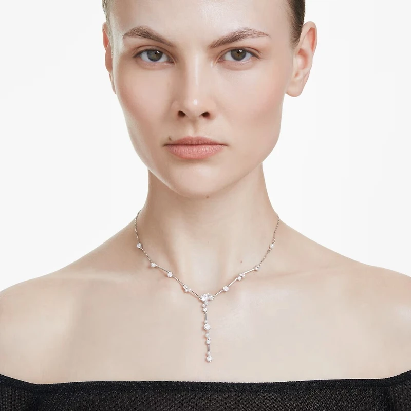 Collier en Y Constella en Métal Rhodié avec Perles et Cristaux Swarovski - 38 - 48 cm. Color: blanc | Doucet Latendresse