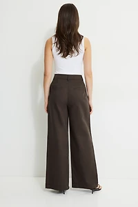 Pantalon plissé à jambe large