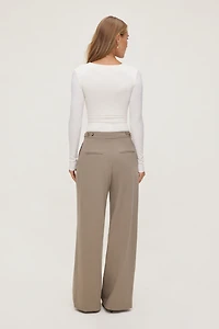 Justaucorps sculptant à col plongeant profond