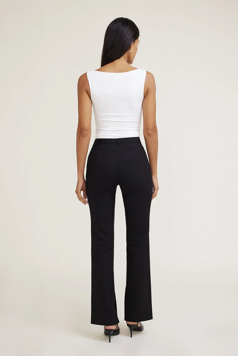 Pantalon à jambe ajustée à taille haute
