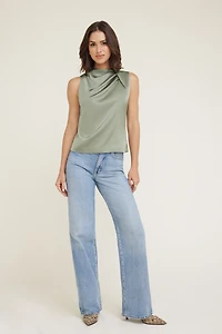 Blouse en satin à col montant