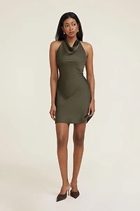 Minirobe en satin à col licou